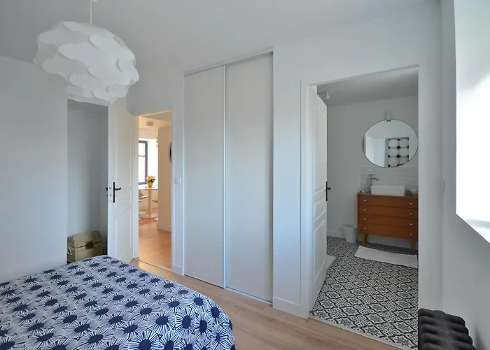 Cosy A 5mn Du Futuroscope