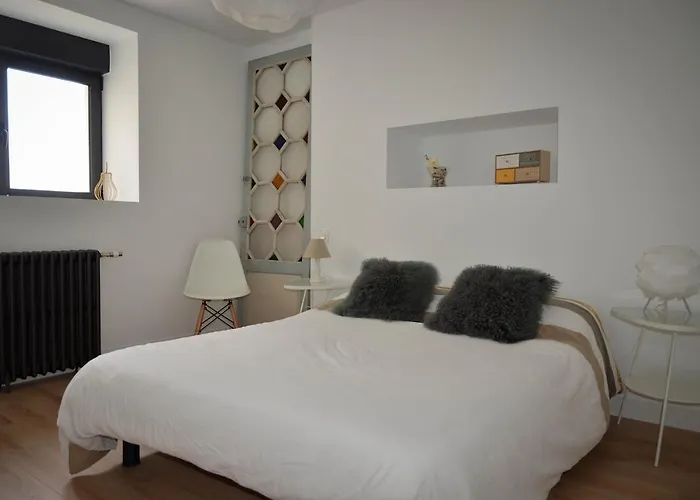 Cosy A 5mn Du Futuroscope * 若奈克兰