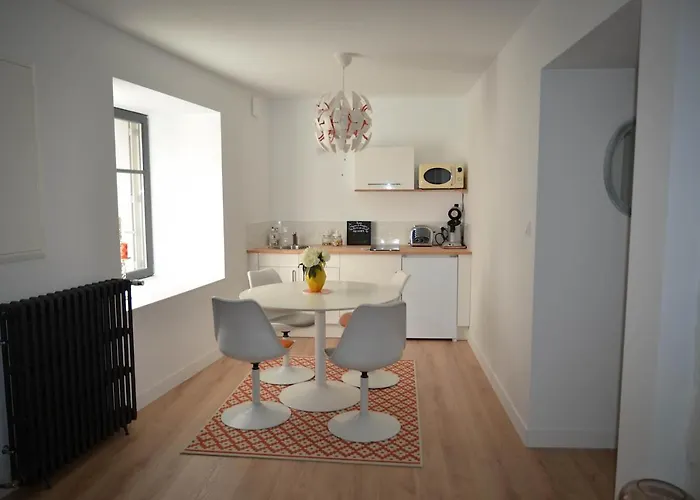 Cosy A 5mn Du Futuroscope *